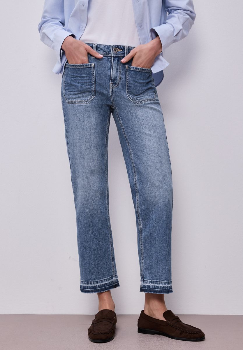 Straight Leg Jeans mit Saumdetail