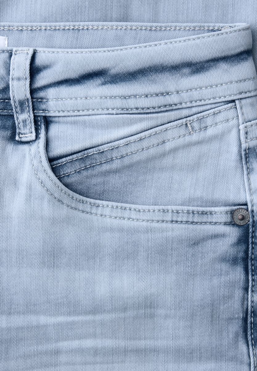 Mid Waist Slim Leg Jeans im Casual Fit