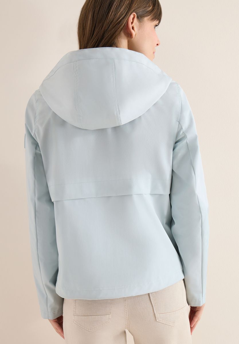 Windbreaker mit Hoodie