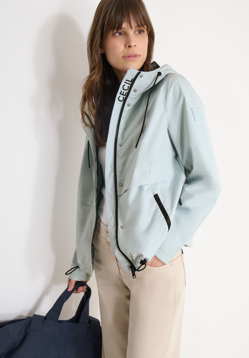 Windbreaker mit Hoodie