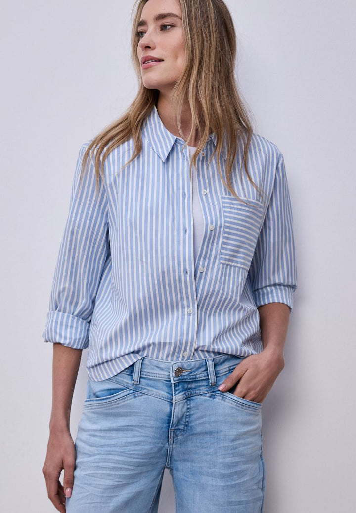 Bluse mit Hemdkragen und  Backprint