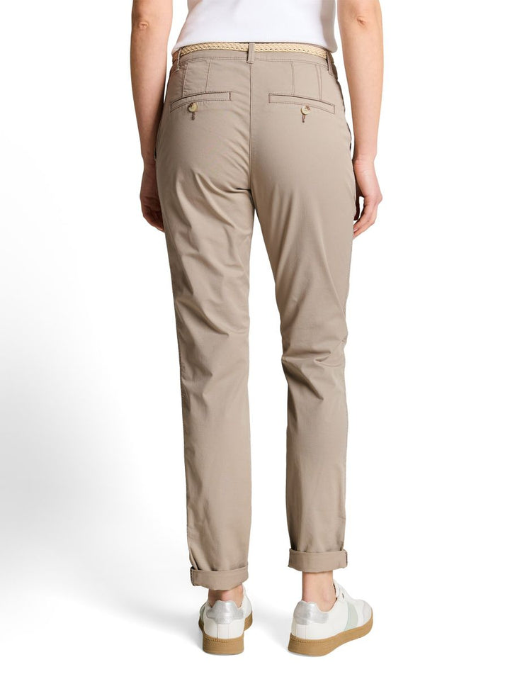 Slim Chino Hose mit Gürtel