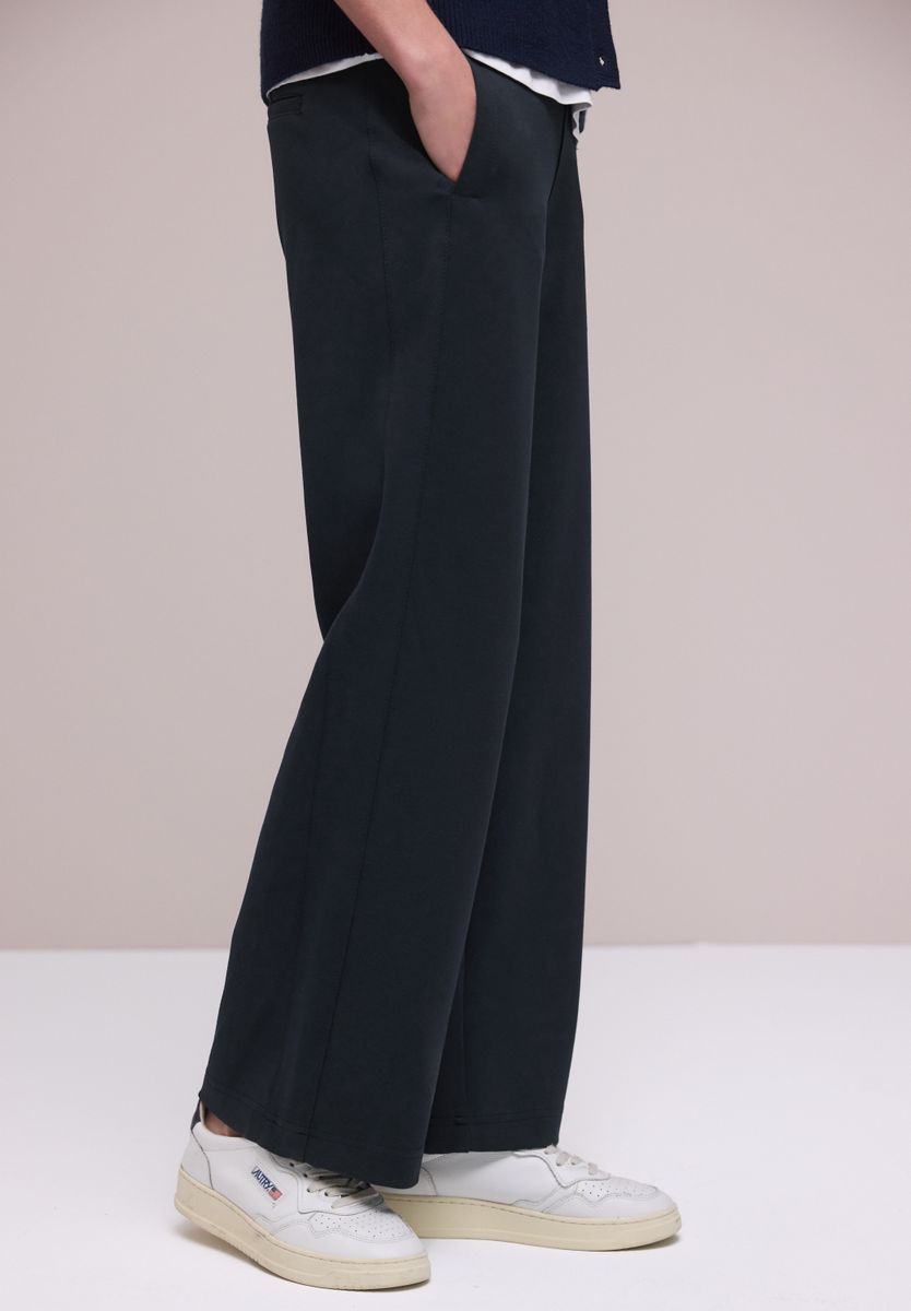 Wide Leg Hose
