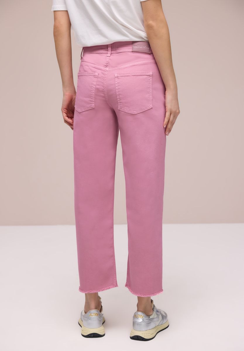 Straight Leg Jeans mit Saumdetail