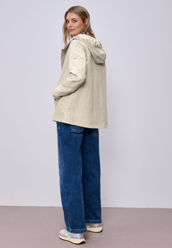 Jacke mit Kapuze und Zipper