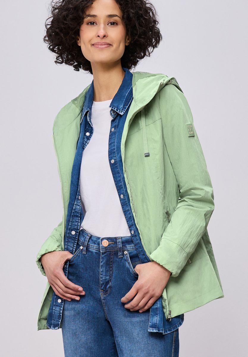 Jacke mit Kapuze und Zipper