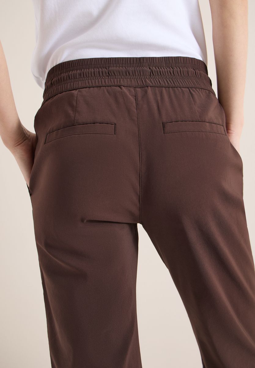 Mid Waist Slim Leg Hose im Casual Fit