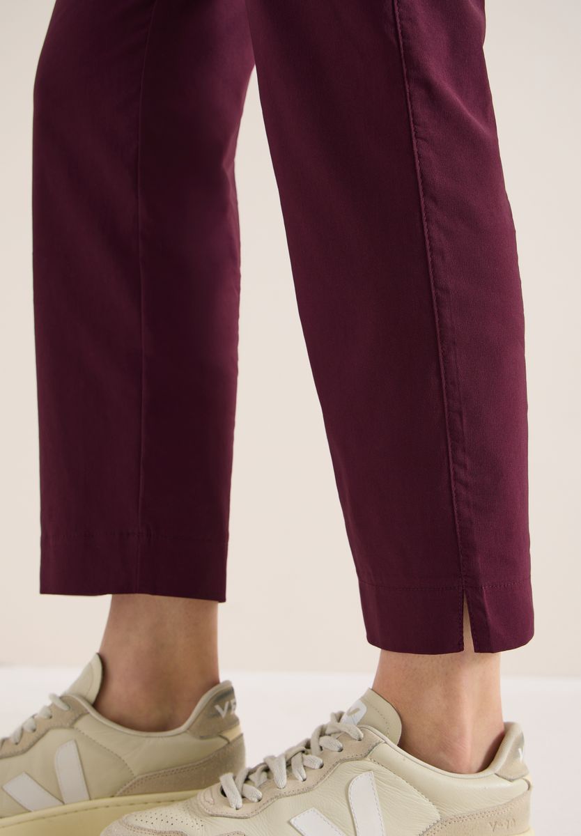 Mid Waist Slim Leg Hose im Casual Fit