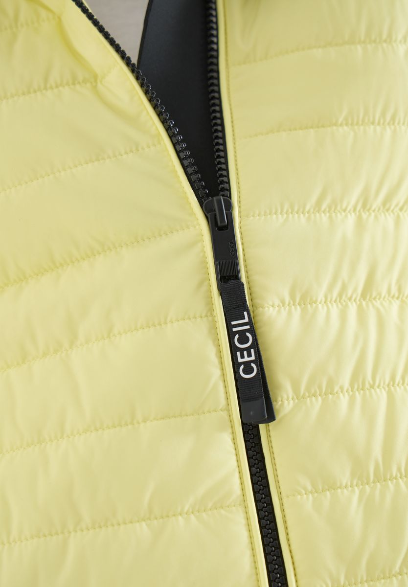 Jacke mit Strukturmix und Kapuze