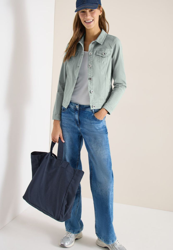 Jeansjacke mit Brusttaschen und Knöpfen