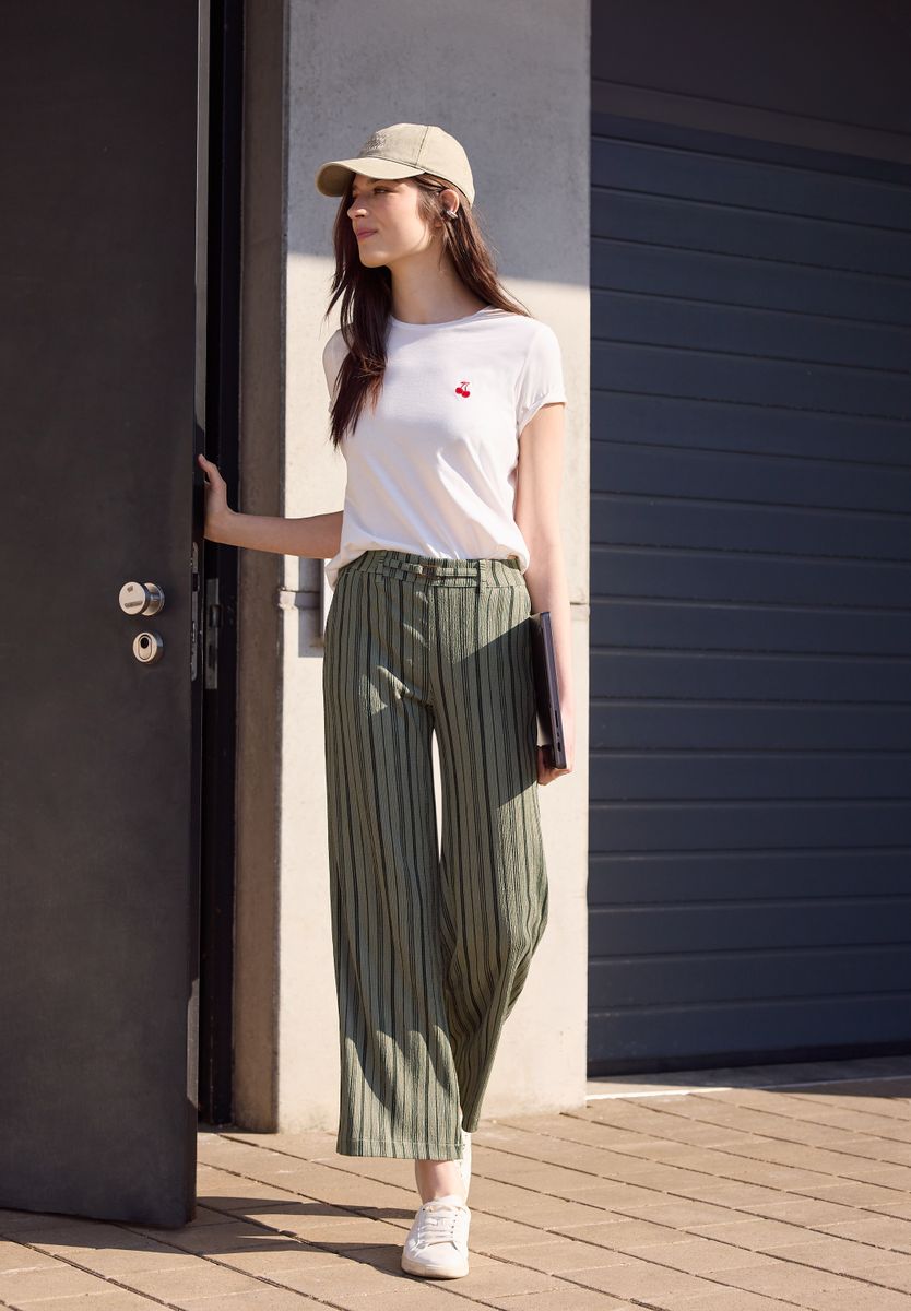 Wide Leg Hose mit Gürteldetail