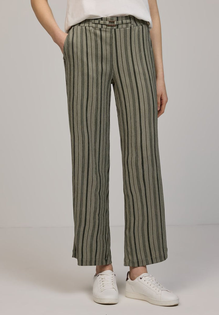 Wide Leg Hose mit Gürteldetail