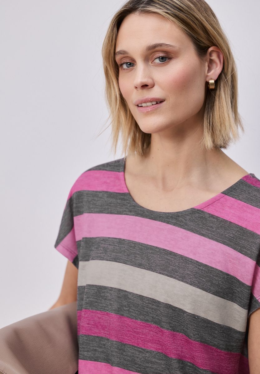 T-Shirt mit gerundetem V-Neck und Streifen