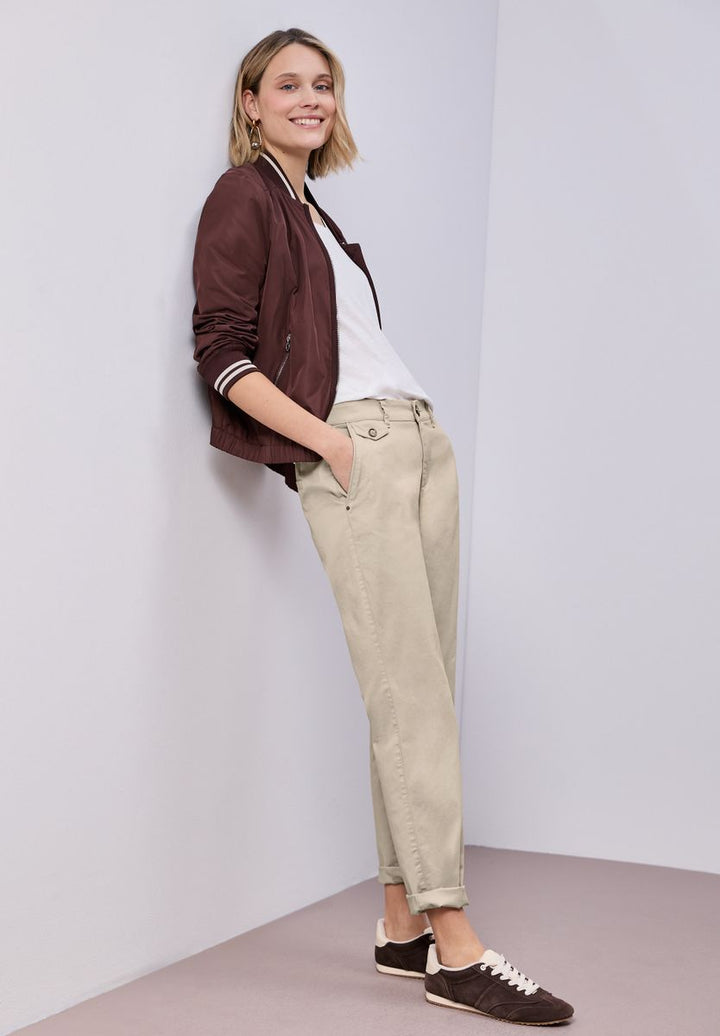 Chino im Casual Fit in softer Qualität