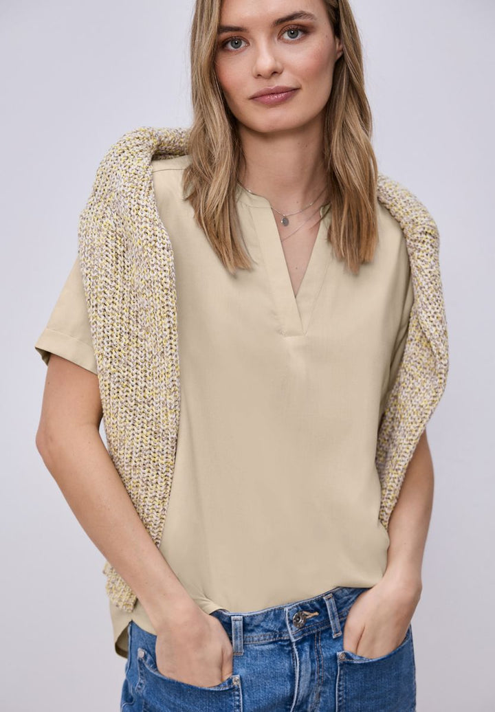 Kurzarm Bluse mit Turn-Up