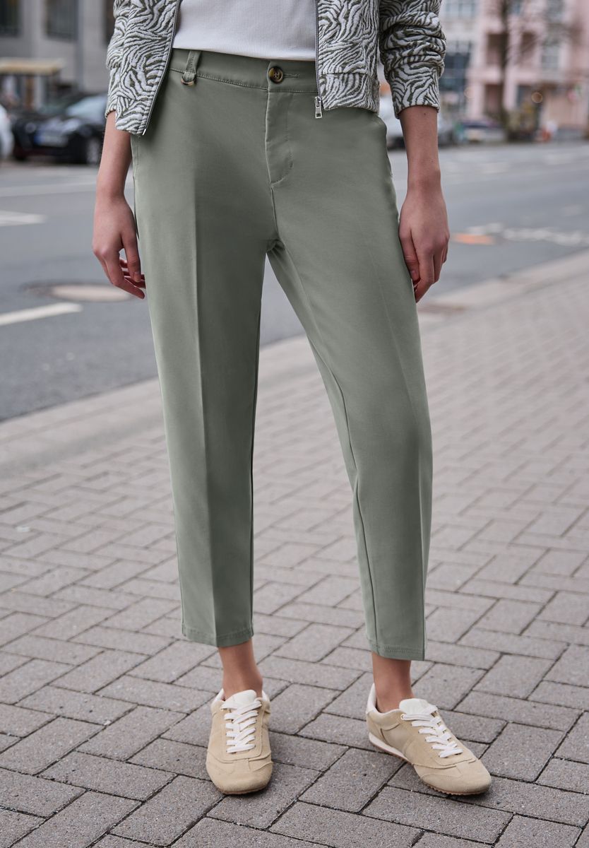 Mid Waist Slim Leg Chino im Casual Fit
