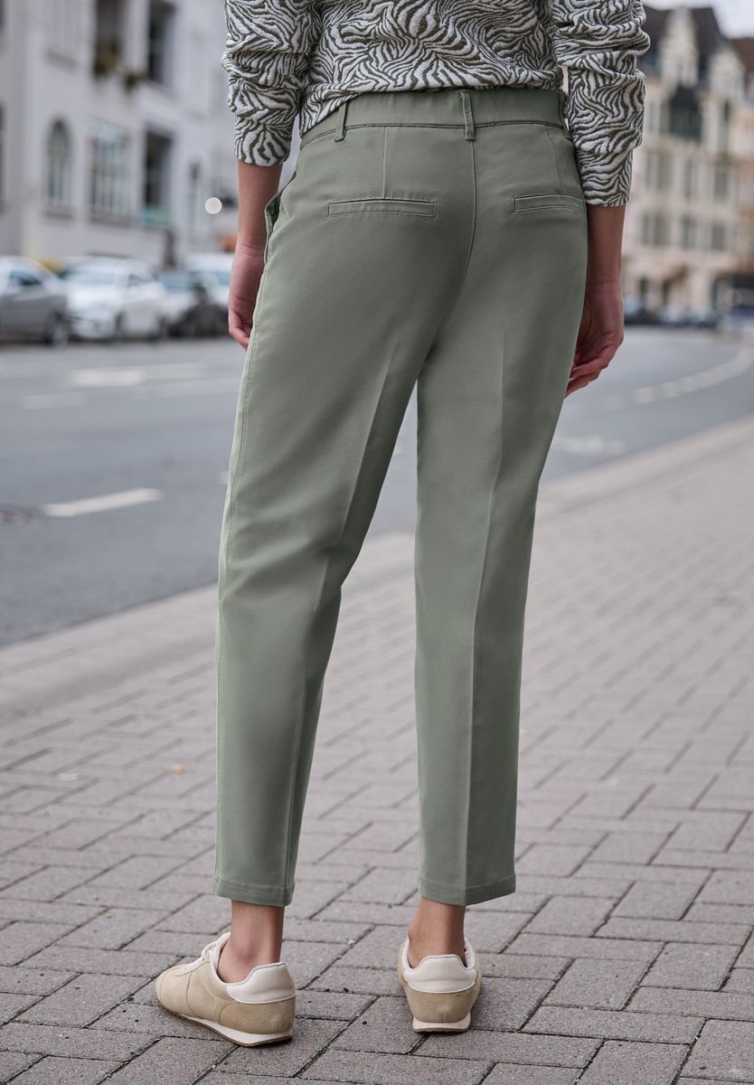 Mid Waist Slim Leg Chino im Casual Fit