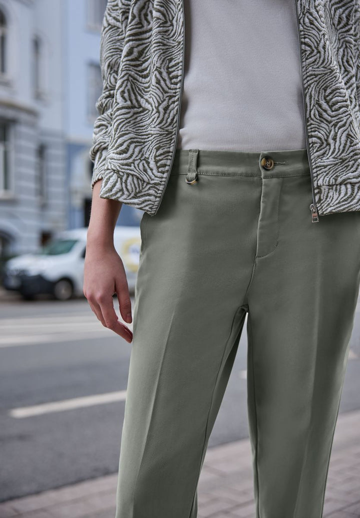Mid Waist Slim Leg Chino im Casual Fit