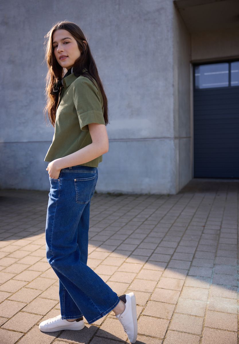 Kurzarm Bluse in Cord-Qualität