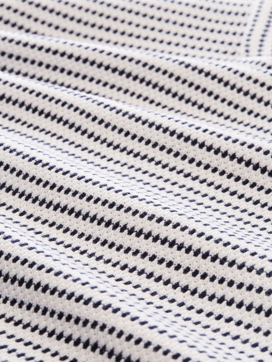 Loose Fit Jacquard T-Shirt mit Polokragen