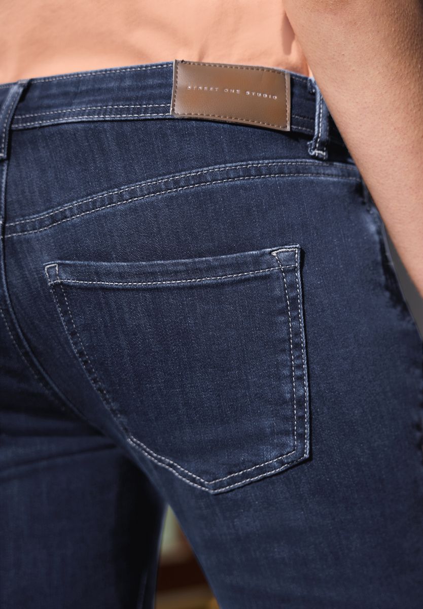Mid Waist Kick Flare Jeans im Skinny Fit