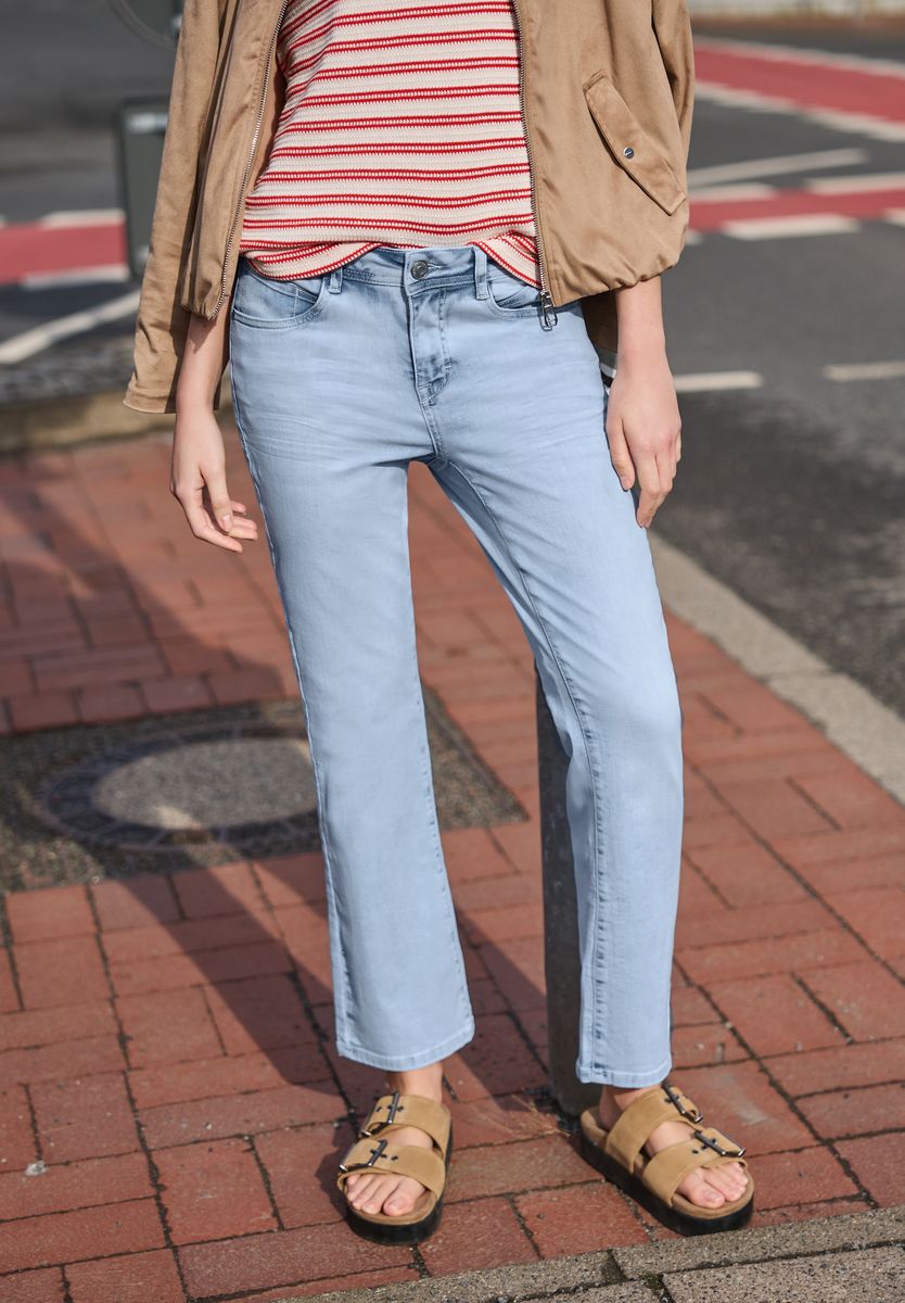 Mid Waist Kick Flare Jeans im Skinny Fit