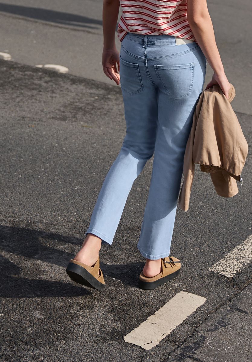 Mid Waist Kick Flare Jeans im Skinny Fit