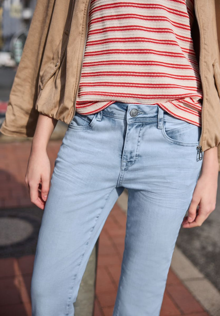 Mid Waist Kick Flare Jeans im Skinny Fit