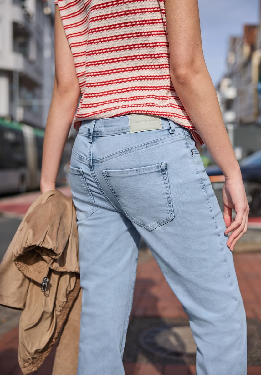 Mid Waist Kick Flare Jeans im Skinny Fit