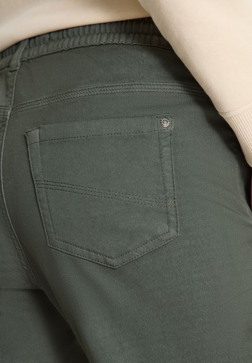 Mid Waist Slim Leg Hose im Loose Fit
