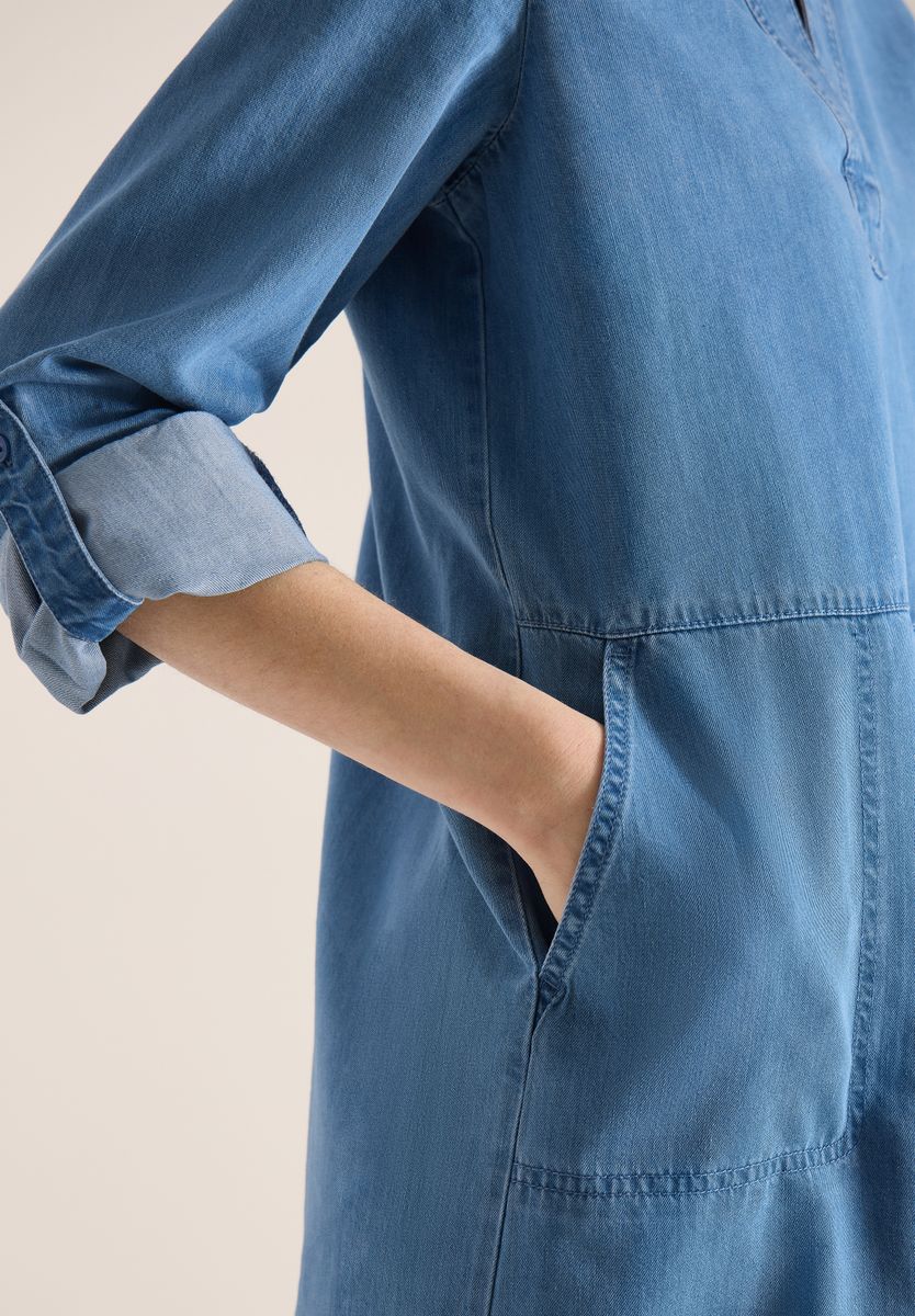 Knielanges Kleid im Denim-Look