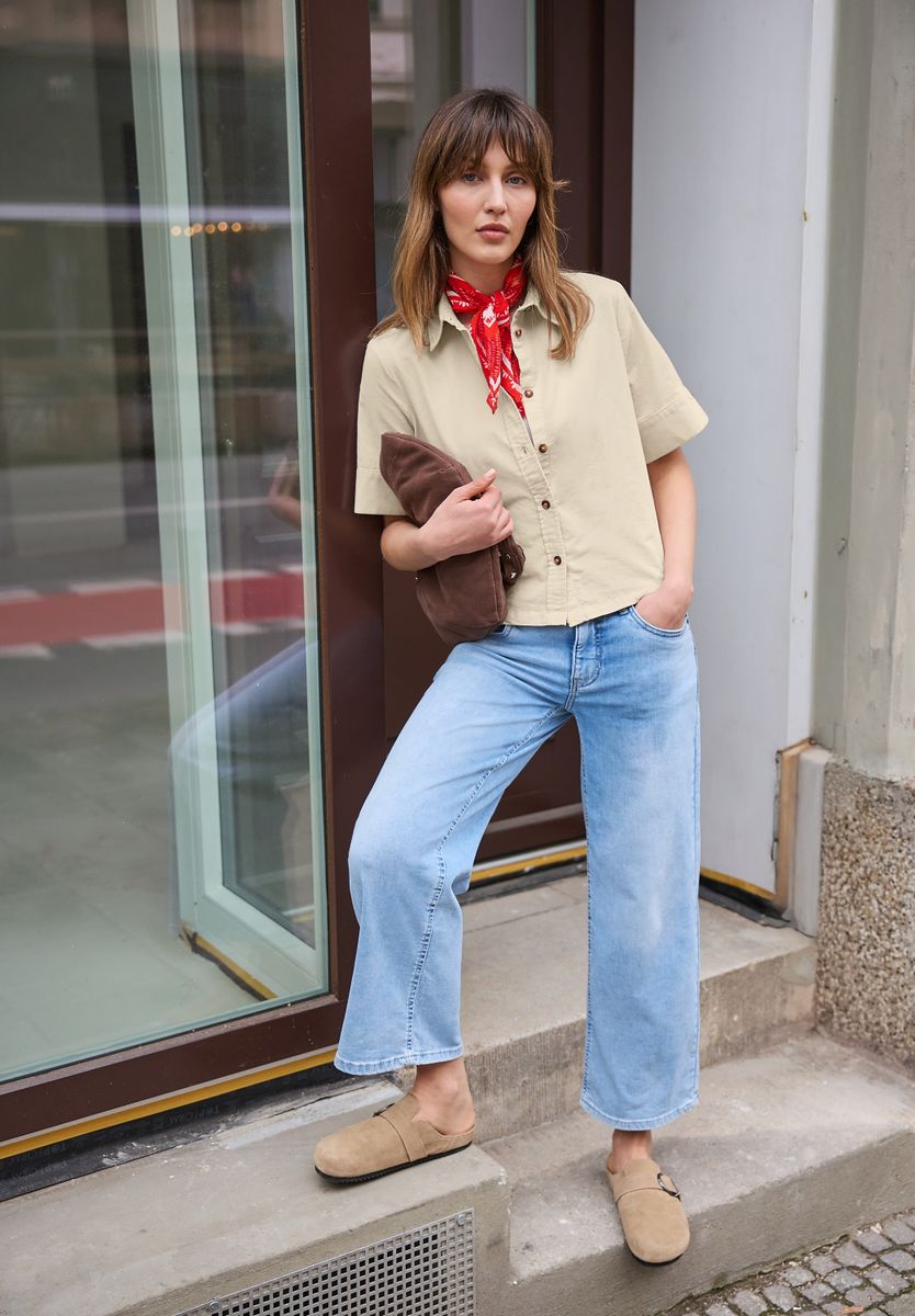 Kurzarm Bluse in Cord-Qualität