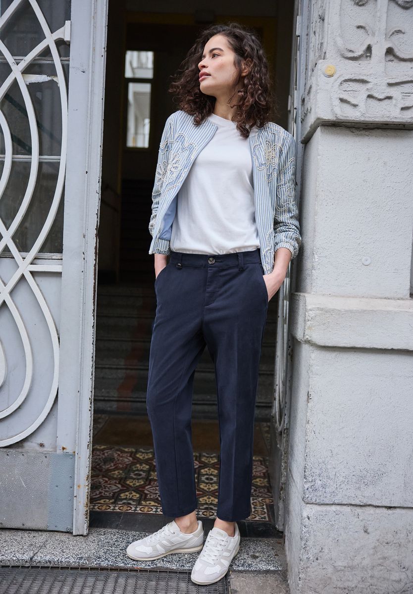 Mid Waist Slim Leg Chino im Casual Fit
