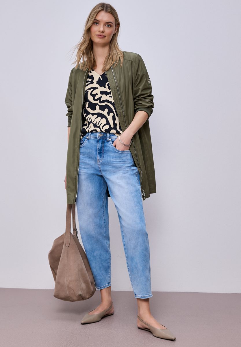 T-Shirt mit Split Neck und Frontprint