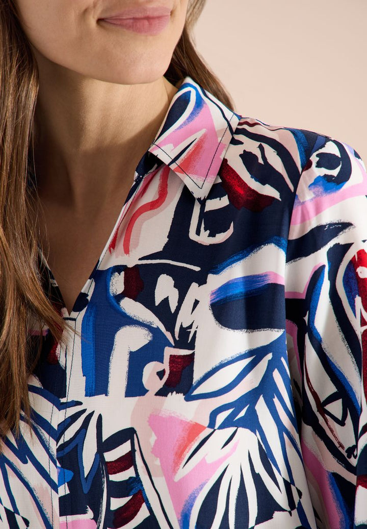 Knielanges Kleid mit grafischem Muster