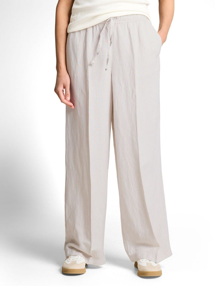 Loose Fit Hose mit Leinenanteil