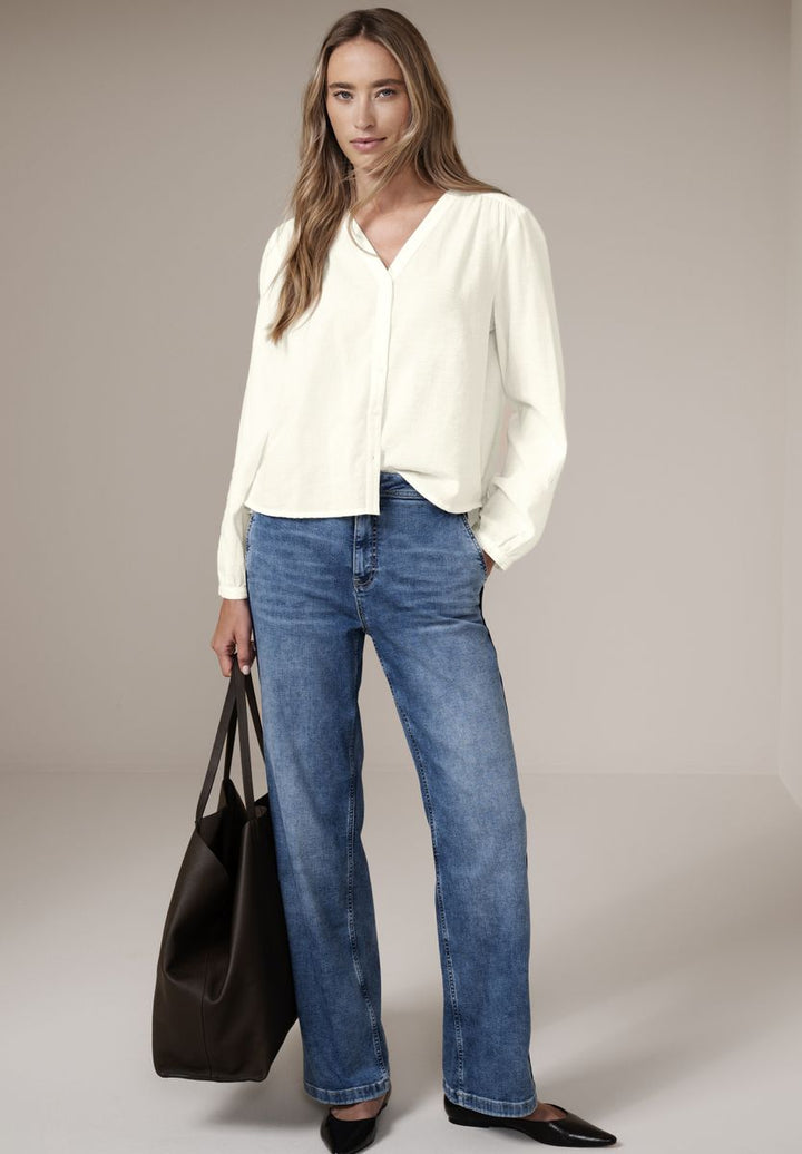 Bluse mit V-Neck und Stickerei