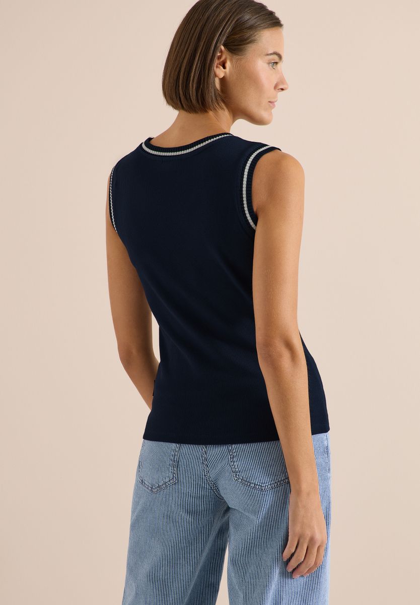 Top mit Rundhals und Kontrastdetails