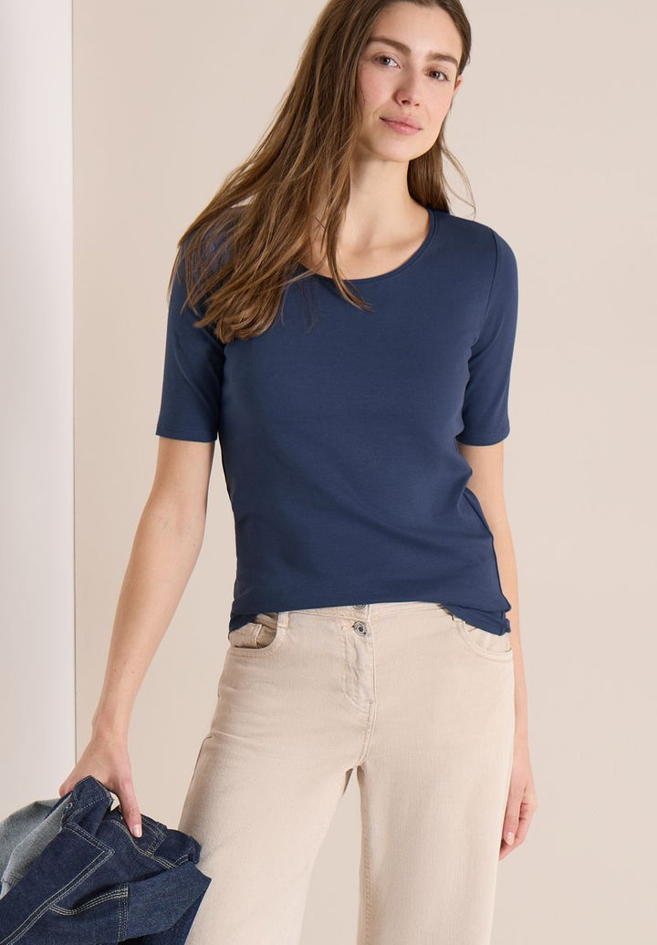 Basic T-Shirt mit Rundhals in Unifarbe