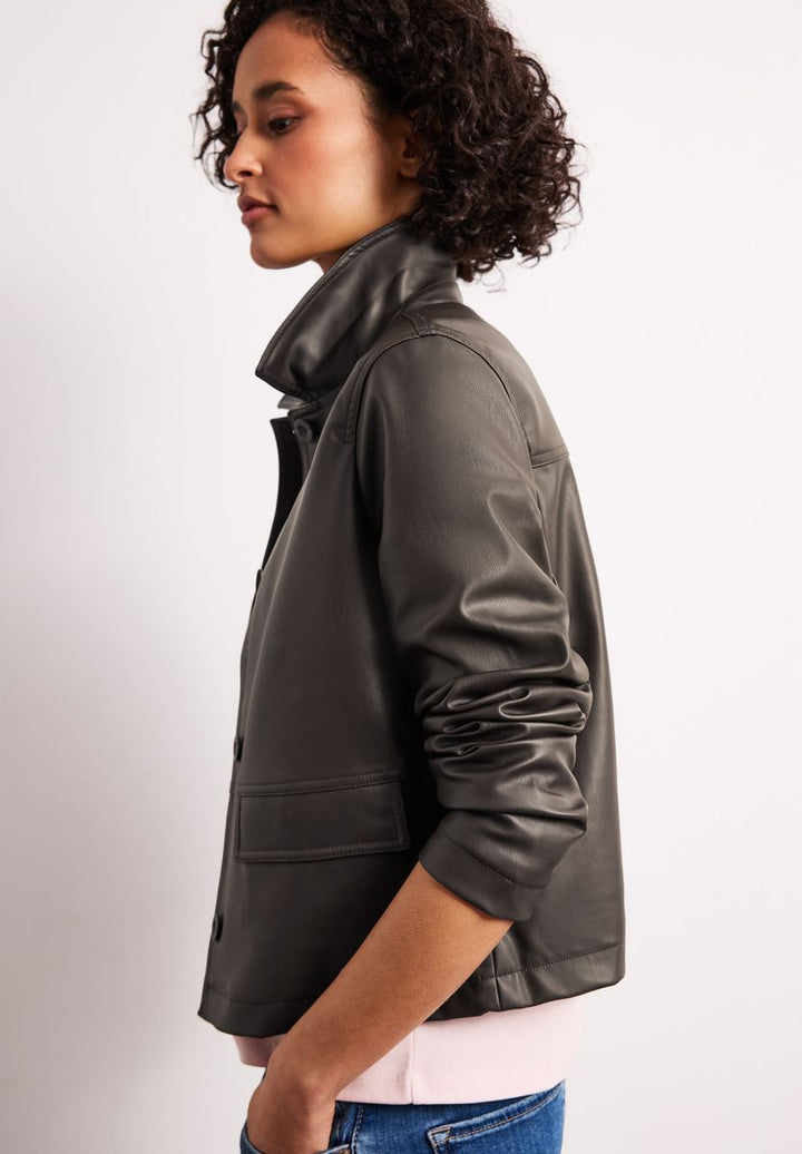 Jacke im Leder-Look mit Knöpfen