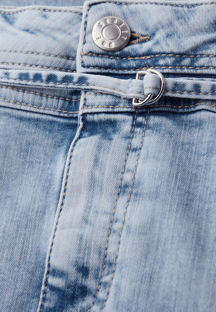 Knielanger Jeansrock mit Gürteldetail