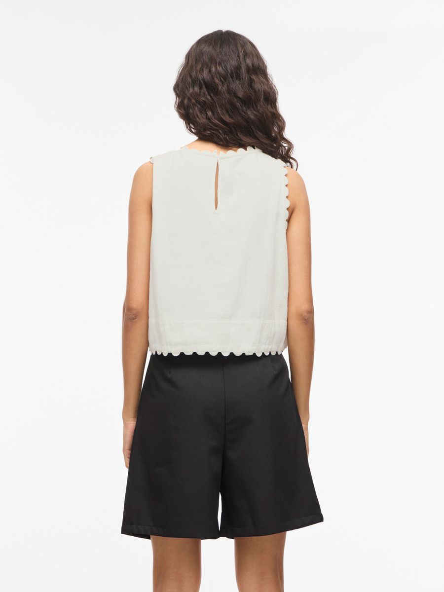 VIMINDY O-NECK S/L SCALLOP TOP