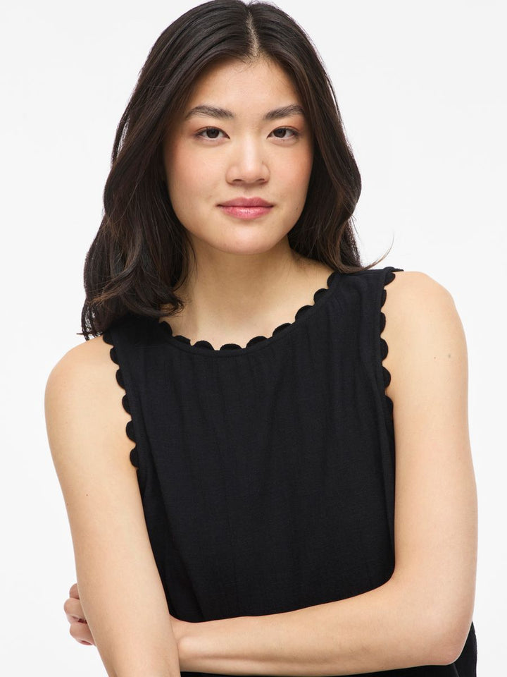 VIMINDY O-NECK S/L SCALLOP TOP