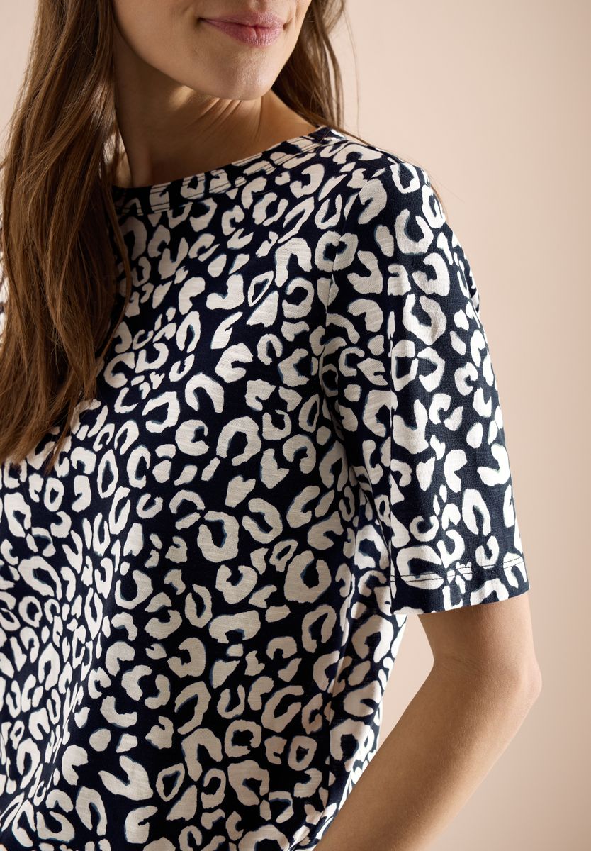Shirt mit Boatneck und Leo-Print