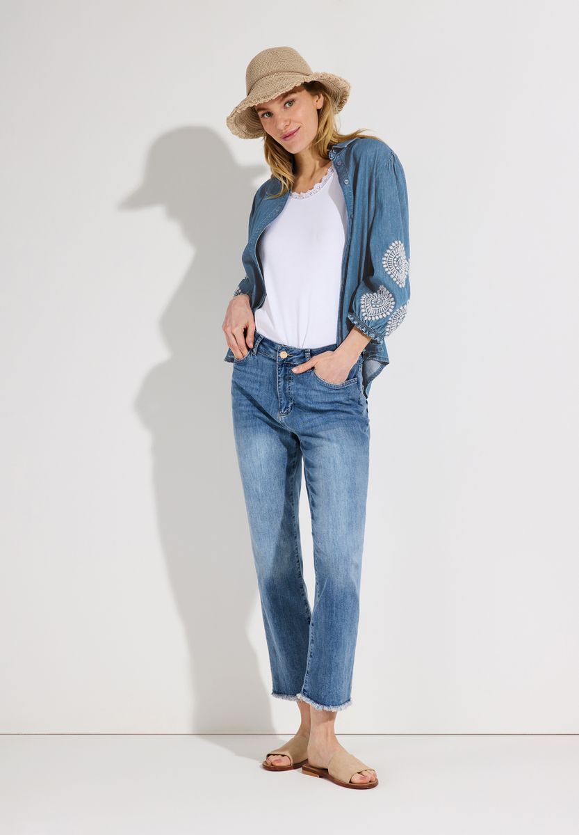 Jeansbluse mit Stickerei