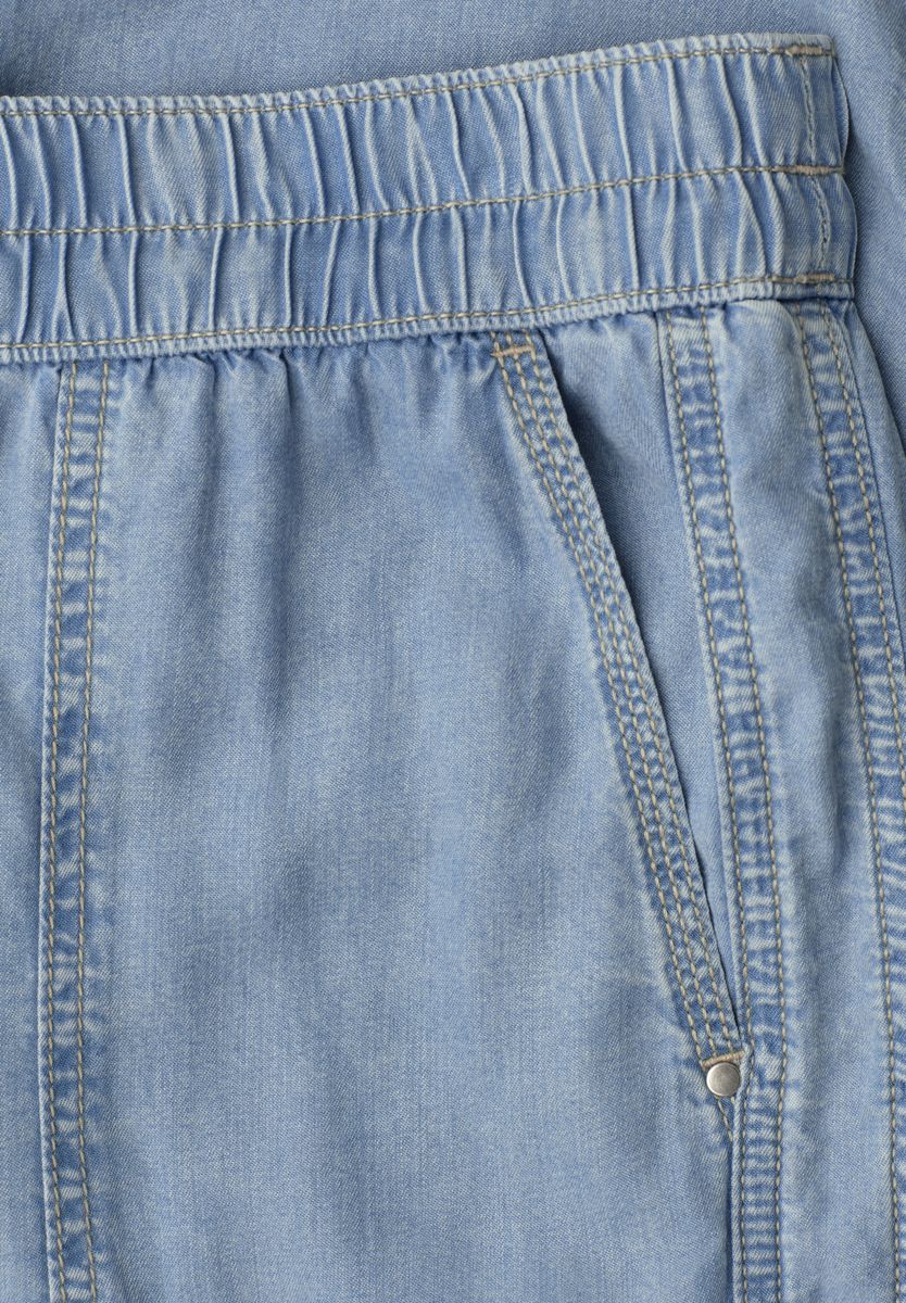 Mid Waist Slim Leg Hose im Washed-Look