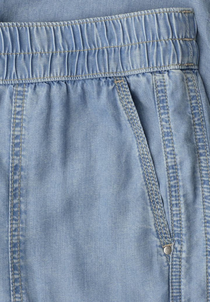 Mid Waist Slim Leg Hose im Washed-Look