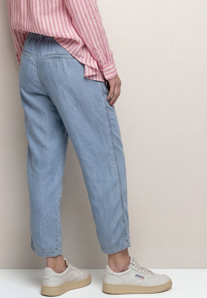 Mid Waist Slim Leg Hose im Washed-Look