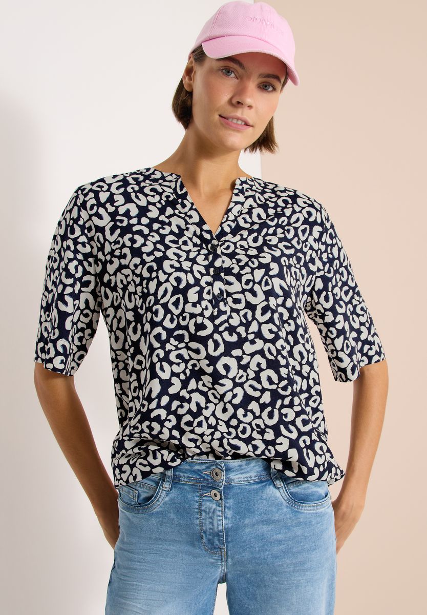 Bluse mit Split Neck und mit Leo-Muster