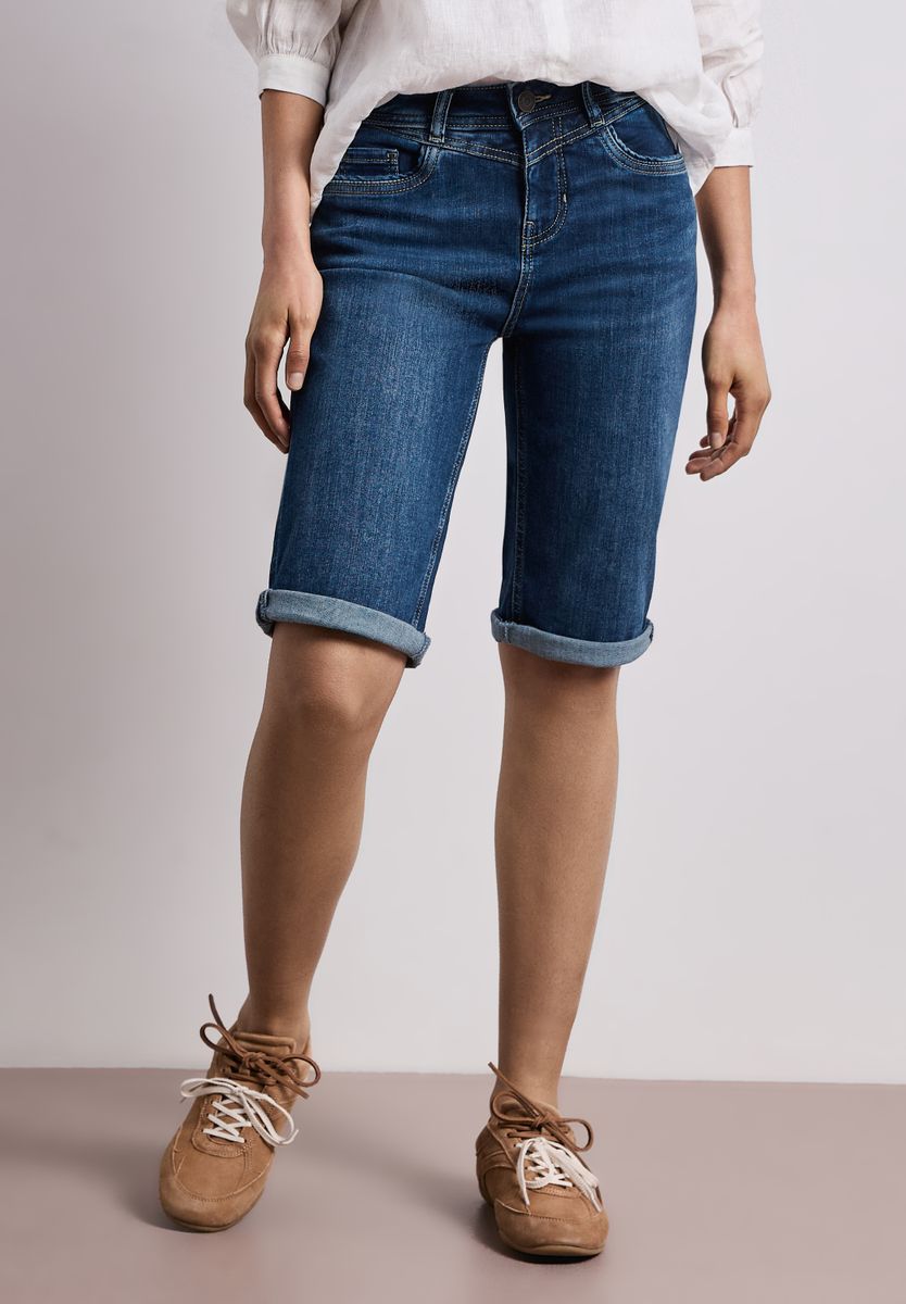 Slim Leg Bermuda mit Turn-Up-Detail